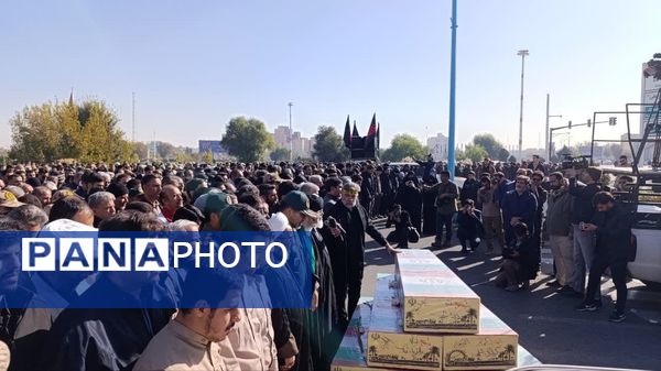 تشییع پیکر شهدای گمنام از مقابل استانداری یزد