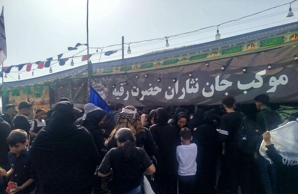 پیاده روی زائران وعاشقان امام علی بن موسی الرضا"ع"از مسیرباغچه تاتپه سلام