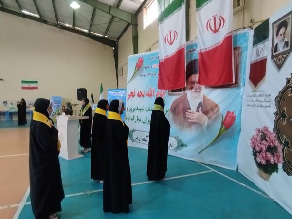 حضور پرشور مردم باغ‌شهر فین در راهپیمایی ۲۲ بهمن