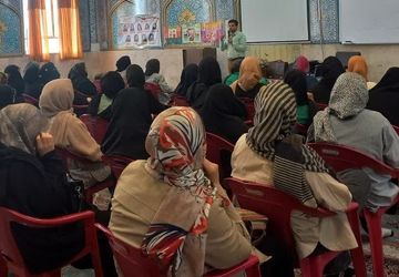 جلسه‌آموزش‌خانواده در دبیرستان‌دخترانه‌بهار