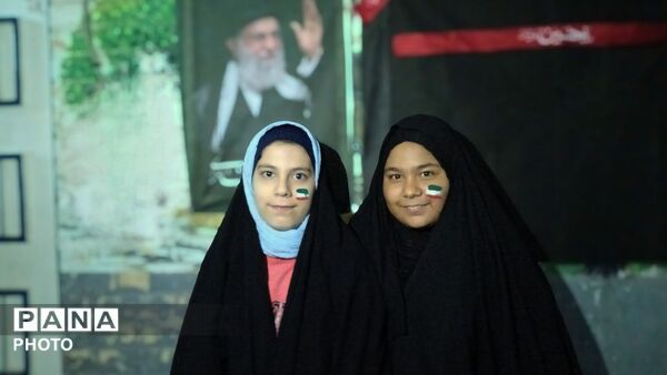 کودکان راهپیمایی را زیبا تر می‌کنند