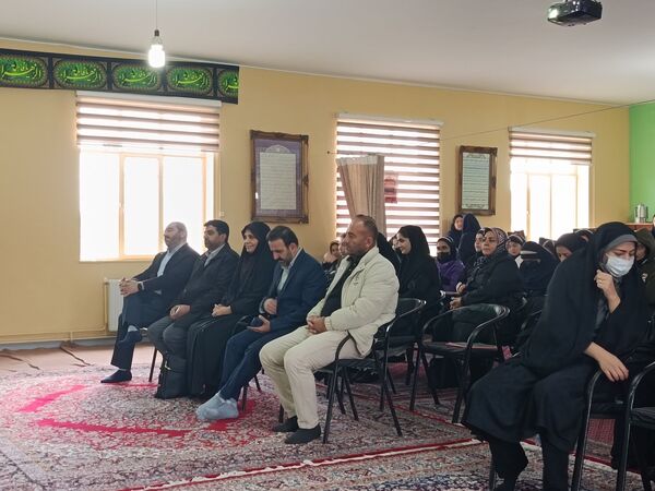 نواخته شدن زنگ هفته پژوهش در دماوند