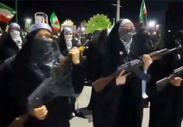 رزمایش دختران جان‌فدای ایران در شهر کهک