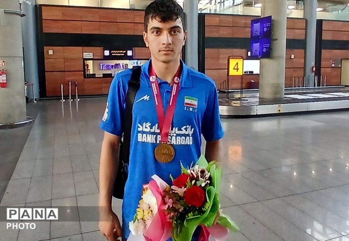 والیبال دانش‌آموزی در قله افتخارآفرینی قرار دارد/ بلند قامتان آینده تیم‌های ملی در مدارس تحصیل می‌کنند