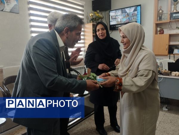  تقدیر از معلمان نمونه دبیرستان هاجر بیرجند