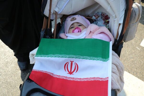 حضور گسترده کودکان و نوجوانان ارومیه‌ای در راهپیمایی ۲۲ بهمن