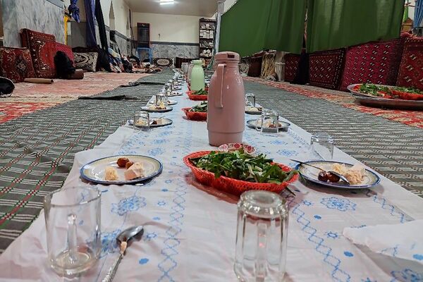 آخرین روز از اعتکاف دانش آموزی انس با خدا  در مسجد جامع شهر بار نیشابور