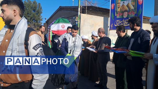 اعزام دانش‌آموزان پسر آشخانه به راهیان نور 
