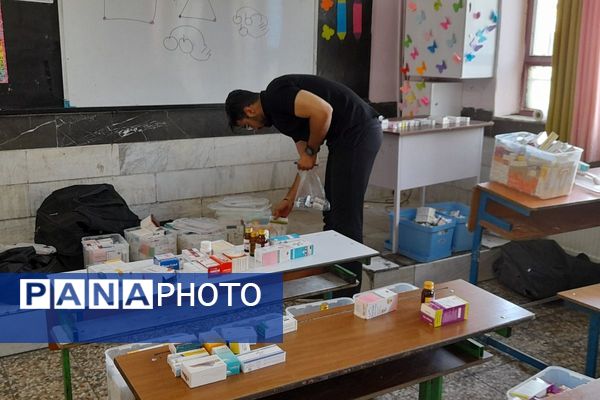 حضور پزشکان خیریه امام حسن عسگری برای غربالگری دانش آموزان دبستان میرشفیعی ها امری جهادی