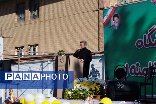 برگزاری جشن پایان ترم اول در دبستان پسرانه آیت الله خامنه ای