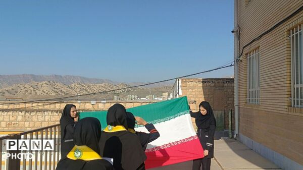 جشن جوانه‌ ها و زنگ مهر در مدرسه ایرانسل شهرستان معمولان