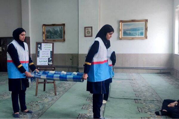 برگزاری مانور زلزله در مدارس ناحیه 4 شیراز 