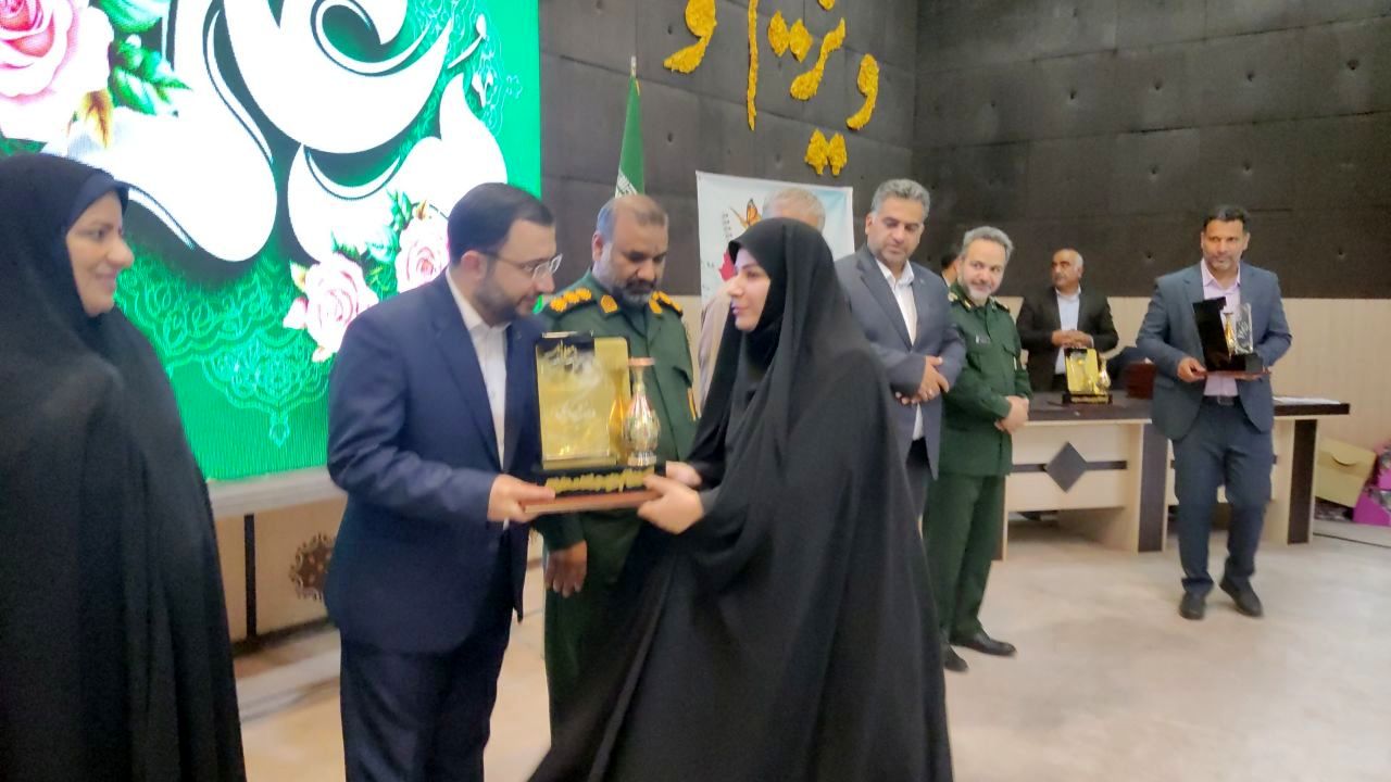 تمام روزهای سال و همه افراد جامعه وامدار معلمان و این قشر تأثیرگذار هستند