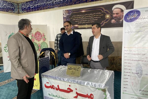 دهه فجر در آینه خدمات مردمی؛ برپایی میز خدمت و ایستگاه صلواتی