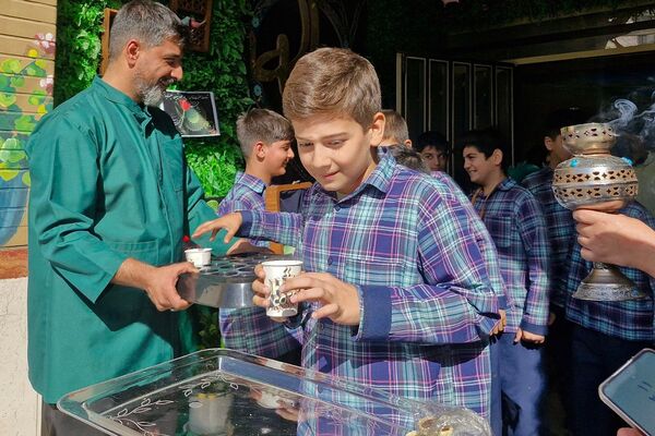 سیاه پوش کردن مدارس ناحیه دو شهرری به مناسبت ایام فاطمیه 