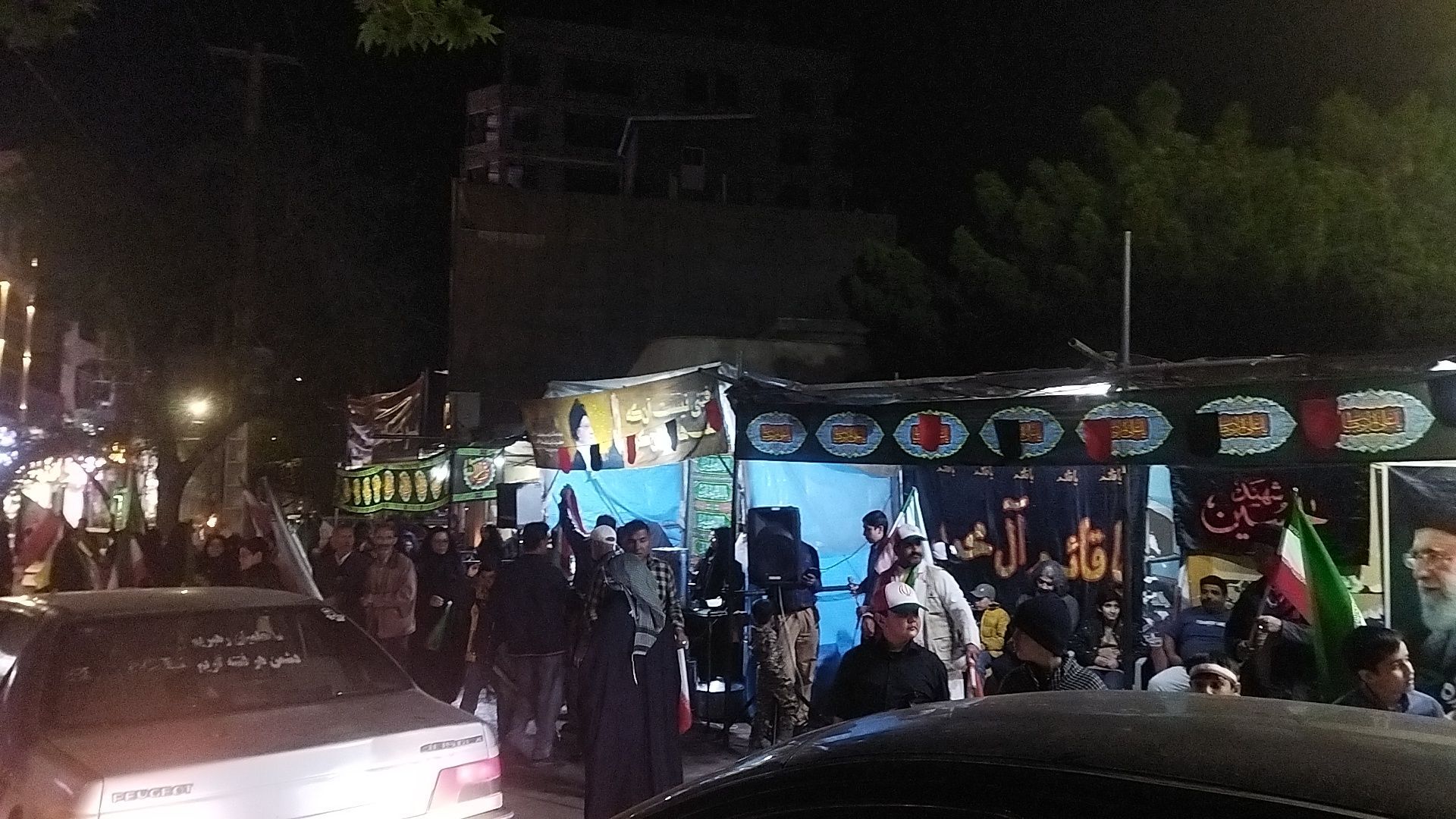موکب ها آماده خدمت رسانی و پذیرایی از مردم هستند 