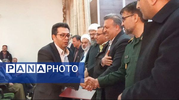 تکریم و معارفه سرپرست معاونت فرمانداری و بخشداران بخش مرکزی و بخش شیدا شهرستان بن