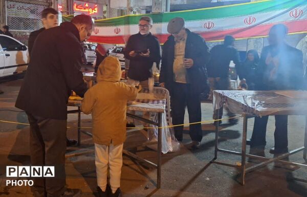 حضور دشمن‌شکن اهالی کرج در تجمع شب چهل و پنجم