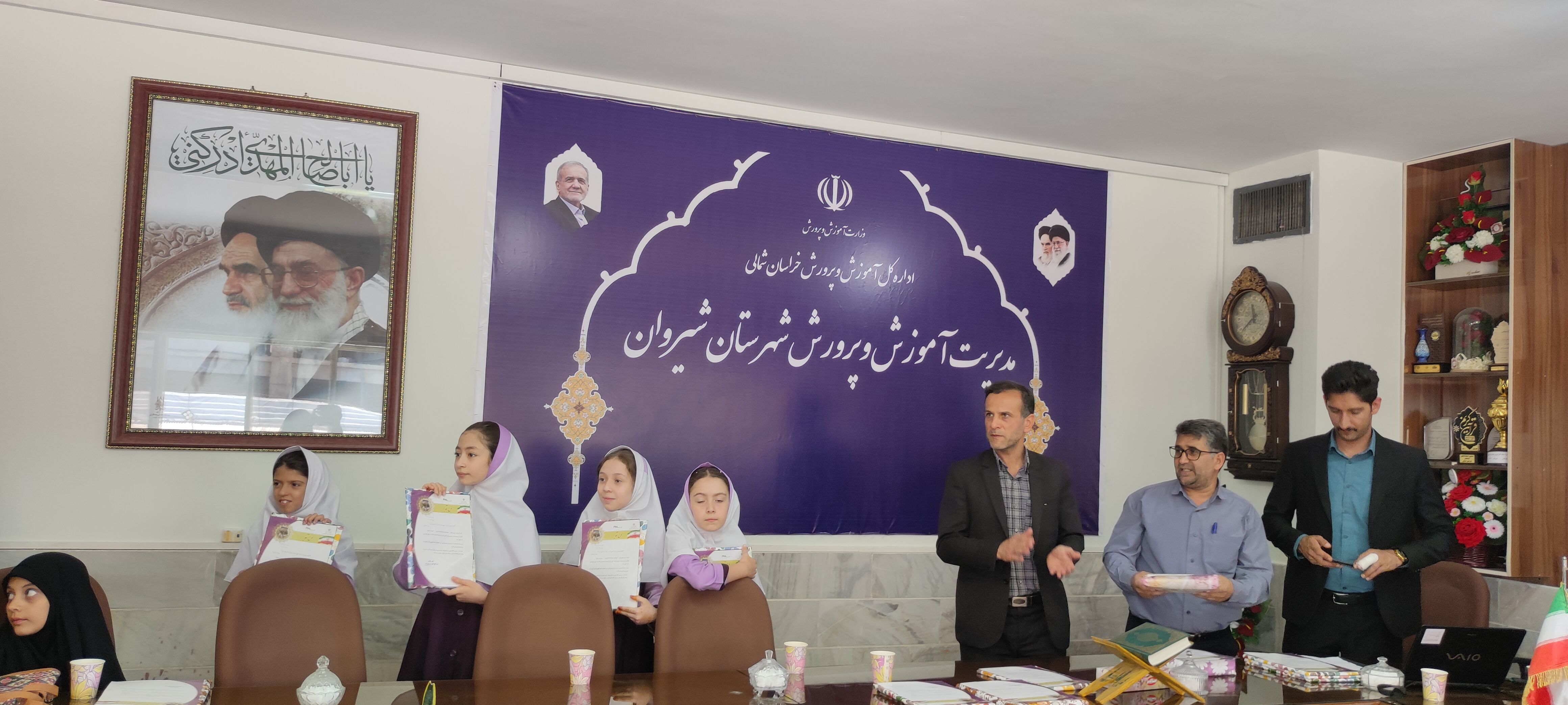 تجلیل از برگزیدگان رشته‌های قصه‌گویی قرآنی و سرودهای دهه شصت در شیروان