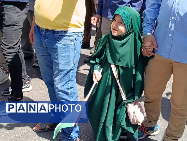 راهپیمایی جمعه خشم و نصر با حضور پرشور مشهد مقدس برگزار شد