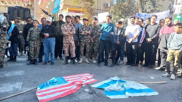 راهپیمایی 13 آبان با حضور حداکثری دانش آموزان در شهرستان نیشابور 