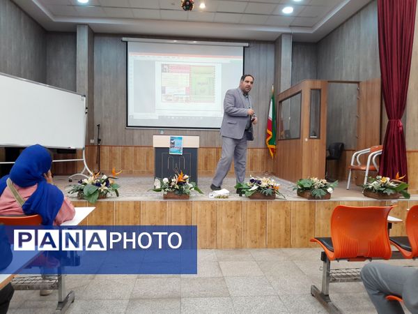  جلسه آموزش خانواده در مدرسه مصلی‌نژاد مشهد