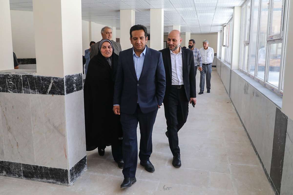 بازدید مدیرکل آموزش‌وپرورش کرمان از مجتمع آموزشی «اندیشه هوشمند ارگ»