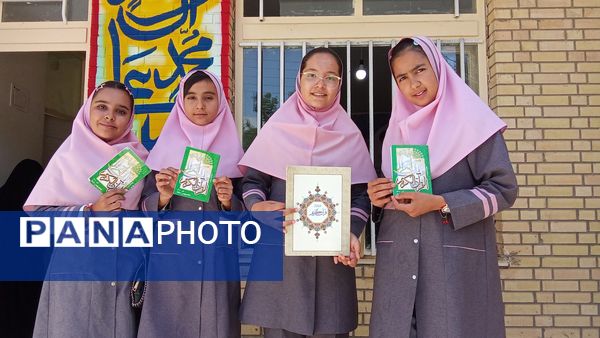 ۷۰ دانش‌آموز در قاب نور؛ مسابقه حفظ قرآن در دارالقرآن ندای رحمت