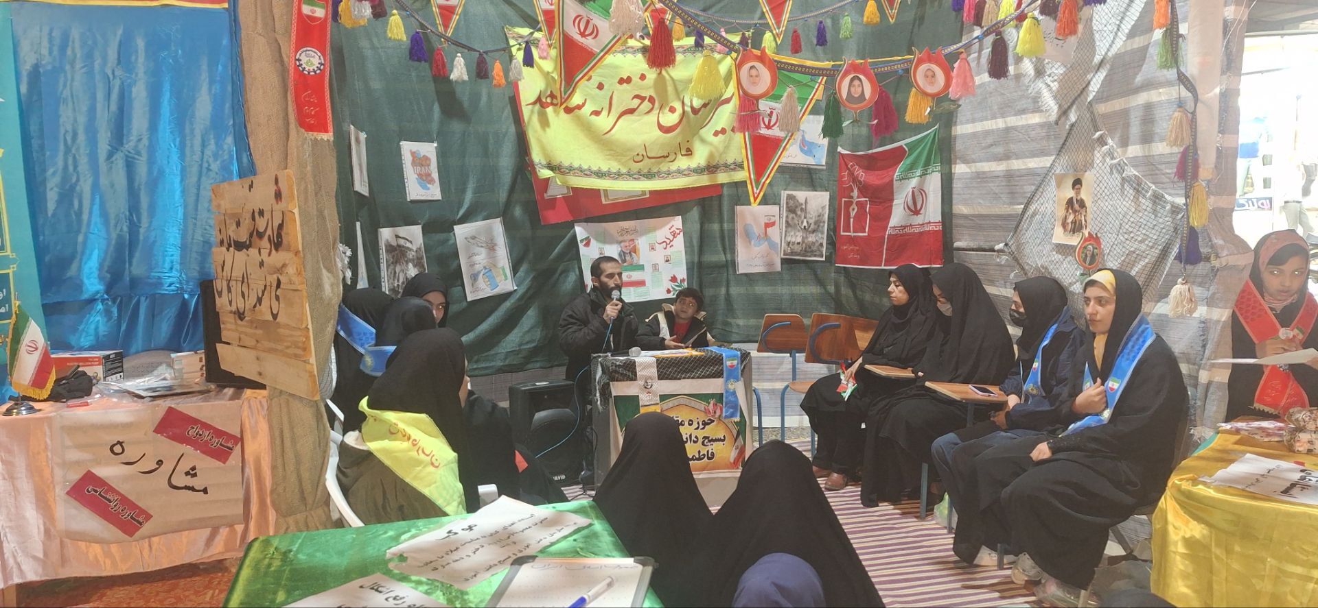 برپایی موکب سازمان دانش‌آموزی همراه با بسیج دانش‌آموزی در شهرستان فارسان