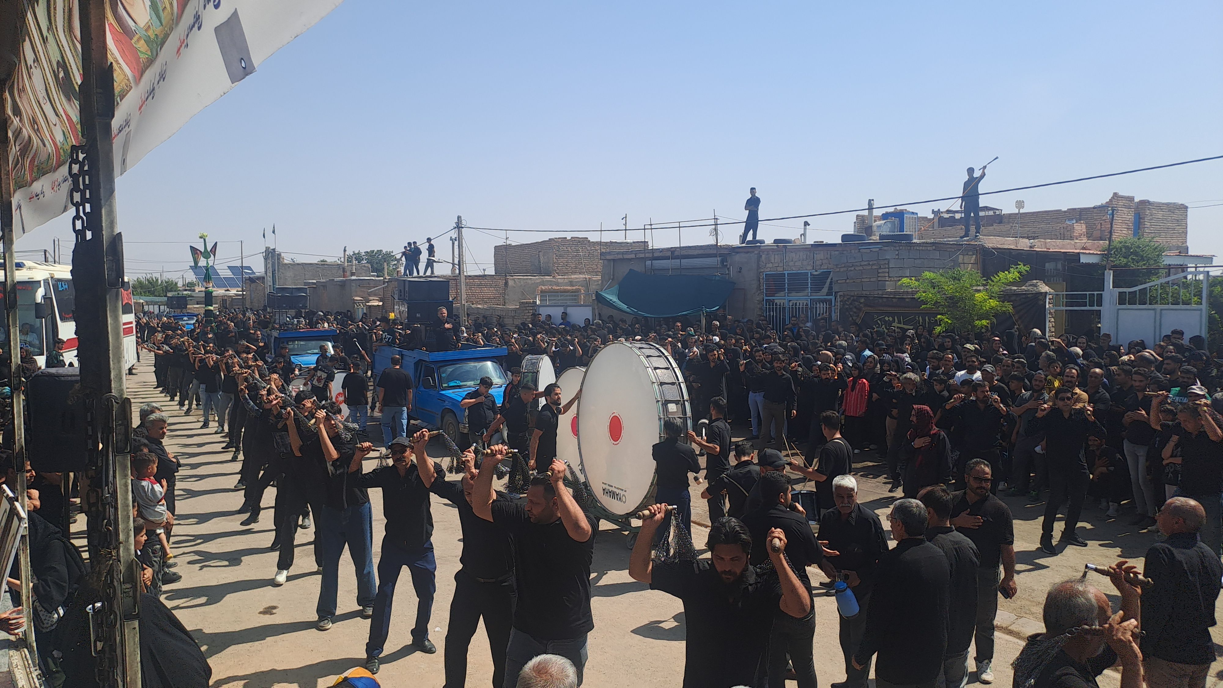 مراسم عزاداری و زنجیر زنی شهادت امام حسن مجتبی(ع) و رحلت پیامبر اکرم (ص) در  روستای کفکی خراسان رضوی