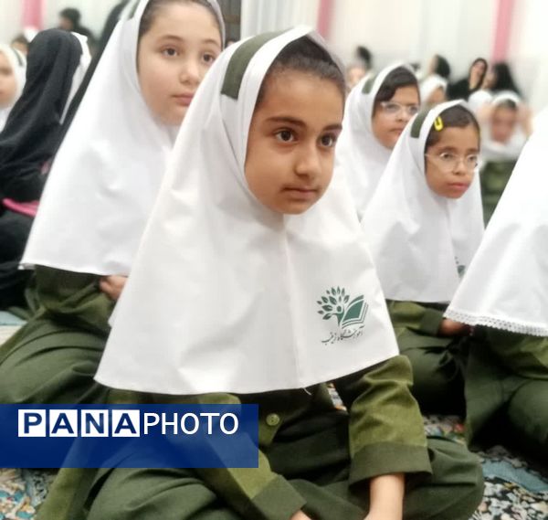نسیم دانایی در کویر مروست: هفته کتاب و کتاب‌خوانی با شور و نشاط در مدرسه زینب(س) 