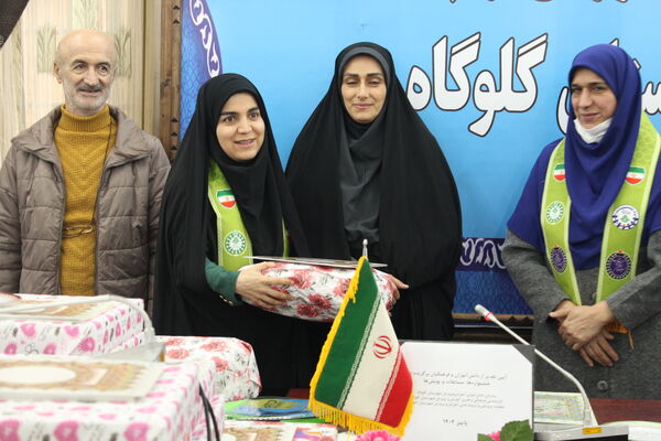 آیین تقدیر از دانش‌آموزان و فرهنگیان برگزیده در گلوگاه