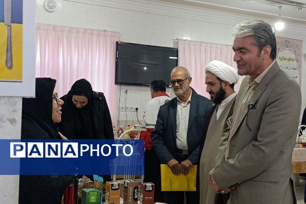 جشن یاوران انقلاب در دبیرستان محبی نیشابور 