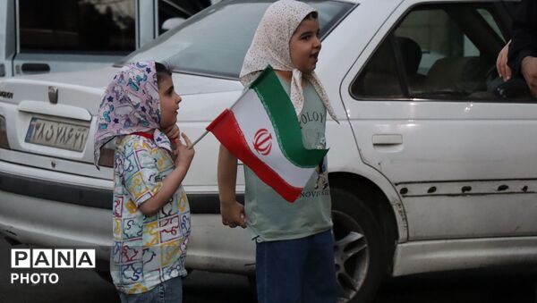موکب آموزش و پرورش درحال خدمت‌رسانی به زائران مراسم تشییع  رهبر شهید انقلاب