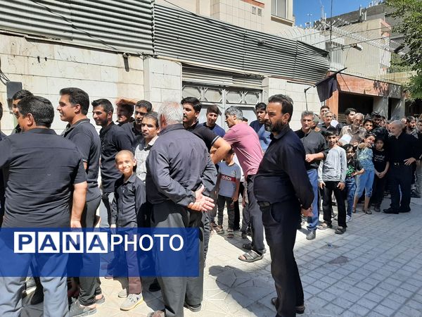 توزیع ۲۰ دیگ شله به عنوان نذر توسط خادم حرم مطهر رضوی و خیر بزرگ شهر مشهد مقدس