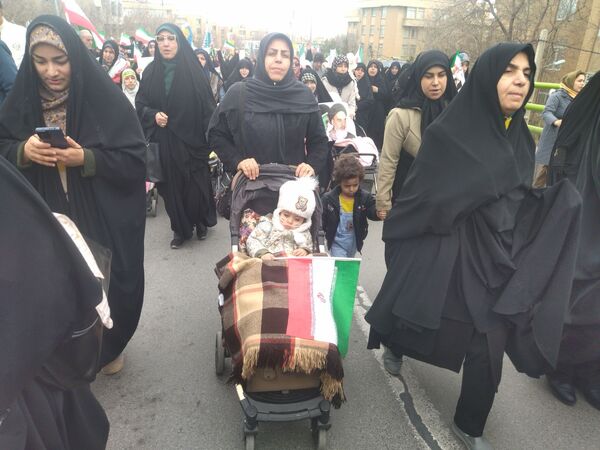 ثبت شکوه انقلاب از قاب دوربین در همدان