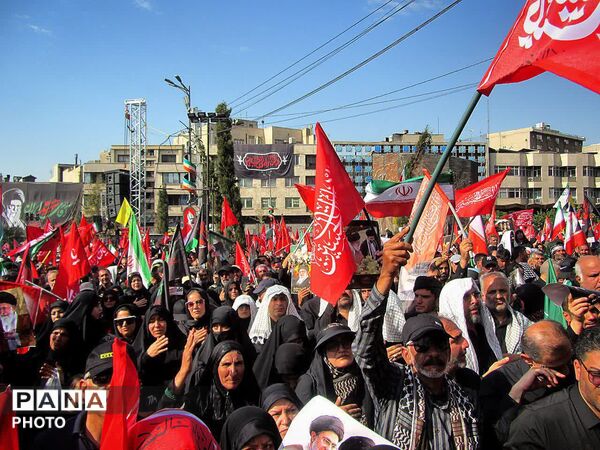 مراسم بدرقه و تشییع آقای شهید ایران در تهران 
