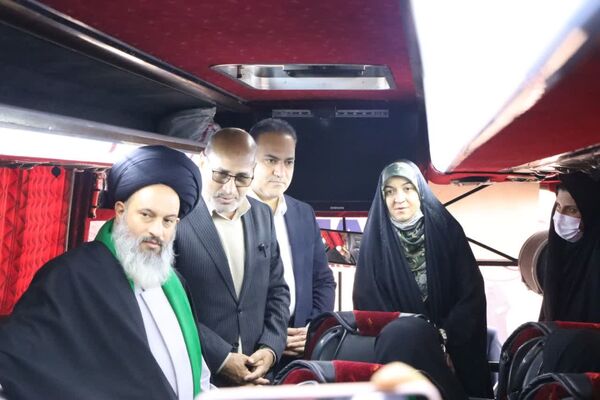 اعزام دانش‌آموزان دختر یزدی به سفر معنوی حج عمره
