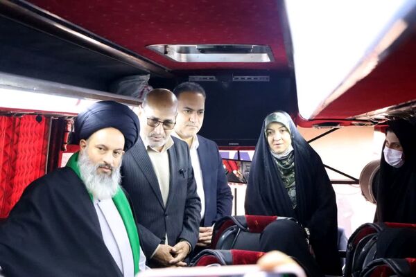 اعزام دانش‌آموزان دختر یزدی به سفر معنوی حج عمره