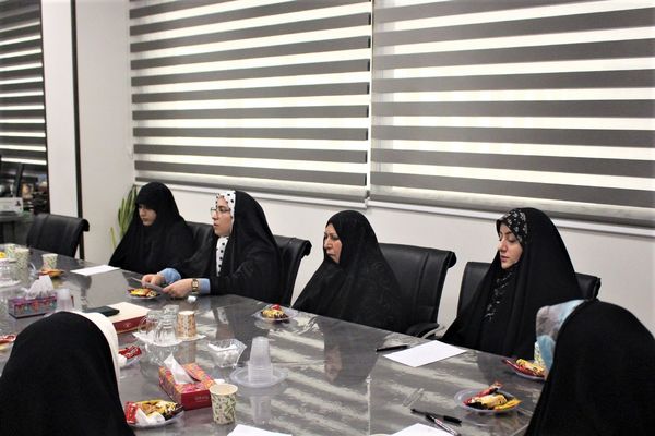 محفل شعر بانوان «رحیل» ویژه کودکان شهید 