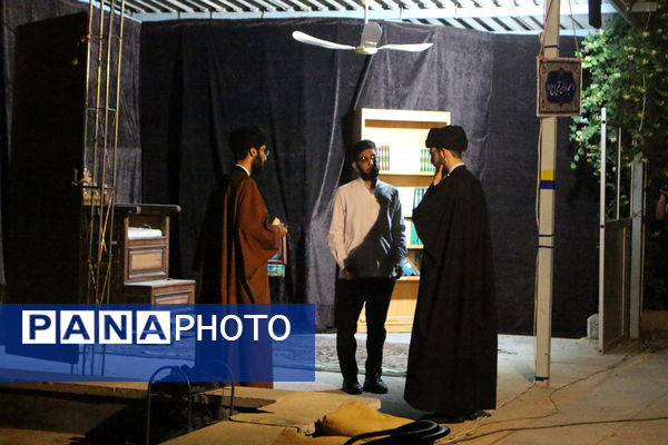 روایتگری طلاب جوان در یادواره شهدای مدرسه حقانی قم