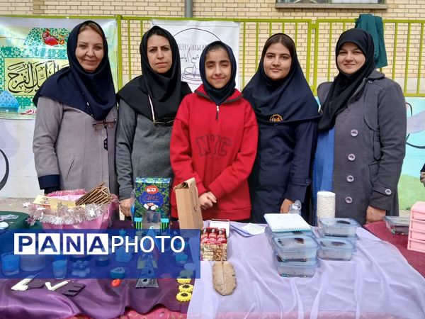 جشنواره بازارچه خوارزمی در دبیرستان بهرام رزمی ناحیه یک شیراز