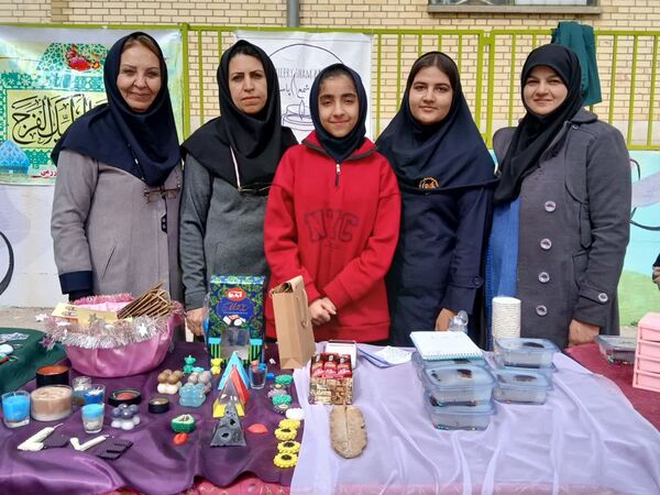 جشنواره بازارچه خوارزمی در دبیرستان بهرام رزمی ناحیه یک شیراز