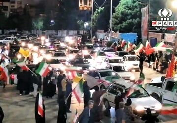 حضور بی نظیر مردم در میدان کوثر