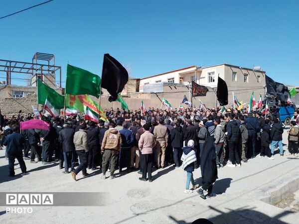 حضور دانش‌آموزان دبیرستان باهنر  در راهپیمایی روز هفتم شهادت رهبر انقلاب
