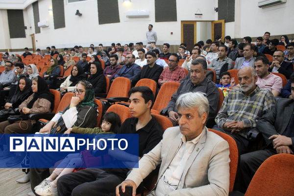 تجلیل از برگزیدگان دبیرستان شهید بهشتی شهرستان بوشهر (1)