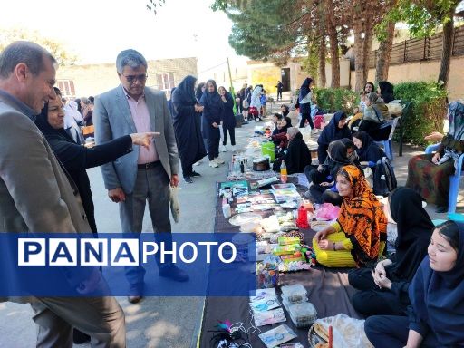 نمایشگاه هنرهای دستی و نمایشگاه کسب و کار دانش‌آموزی در هنرستان ثمین شهرستان سملقان