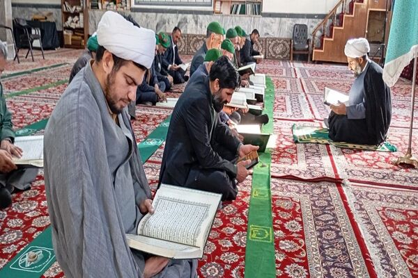 قرائت سوره فتح در مسجد جامع شهر بار