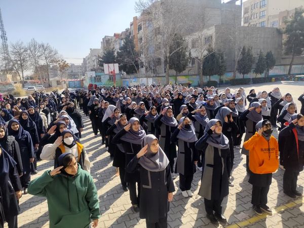 تمرین آمادگی پیشتازان دبیرستان شاهد شهید حمامی ناحیه ۶ مشهد
