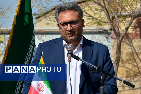 حاج مجید خوئی و بانو کمپانی، سازندگان ۹ کلاس جدید برای دختران بهارستانی